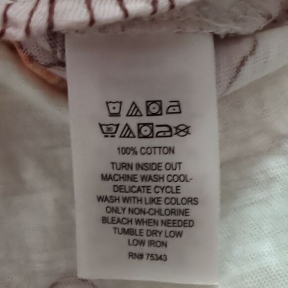 Rachel Roy White V Neck Floral Short Sleeve Shirt - Picture 5 of 5